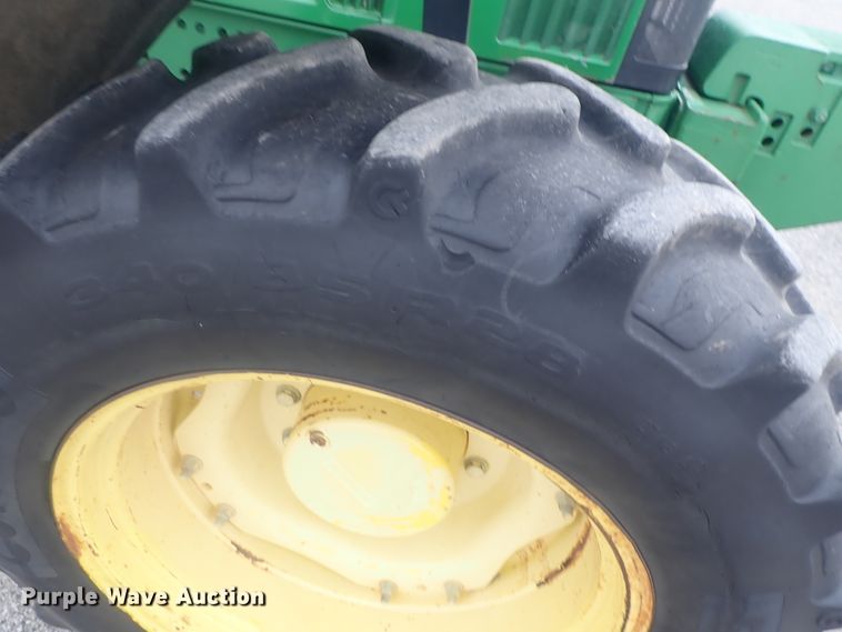 image for item DE0694 John Deere 7210  MFWD tractor