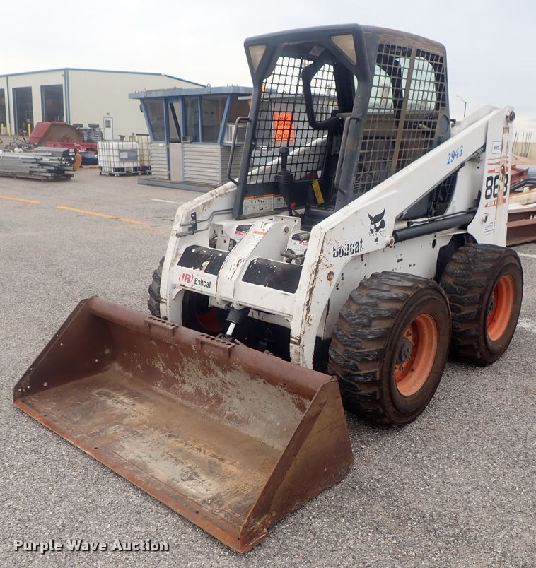 image for item DE0695 Bobcat 863  skid steer loader