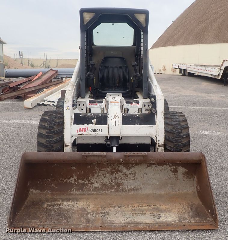 image for item DE0695 Bobcat 863  skid steer loader