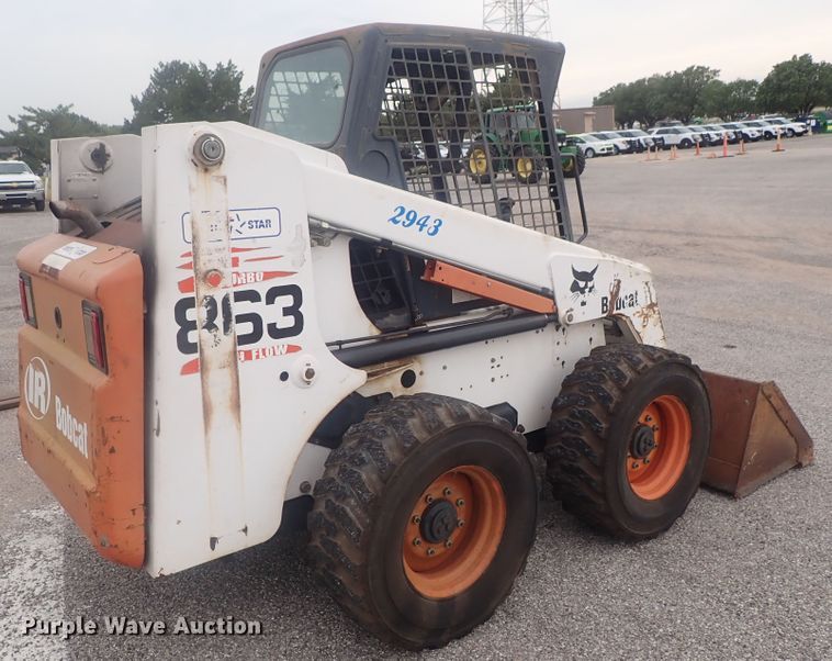 image for item DE0695 Bobcat 863  skid steer loader