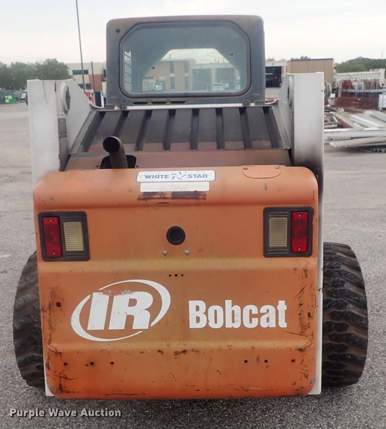 image for item DE0695 Bobcat 863  skid steer loader