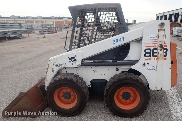 image for item DE0695 Bobcat 863  skid steer loader