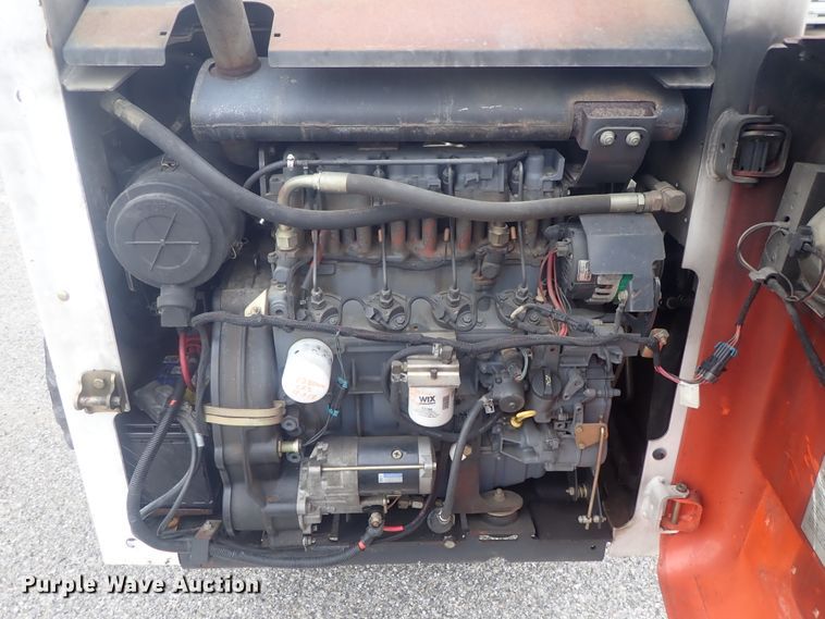 image for item DE0695 Bobcat 863  skid steer loader