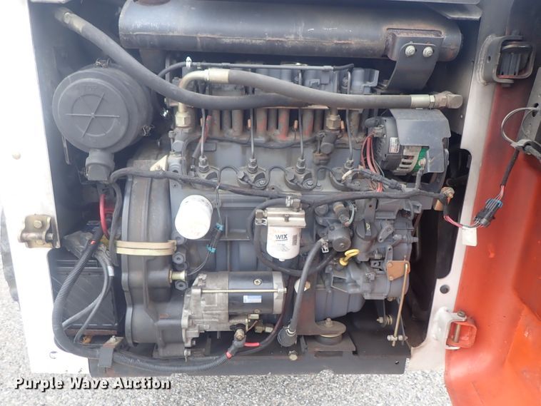 image for item DE0695 Bobcat 863  skid steer loader