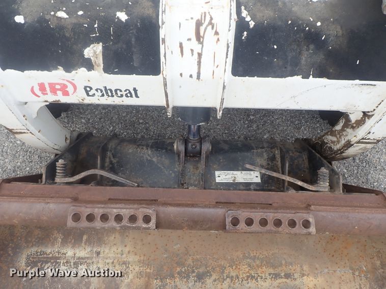 image for item DE0695 Bobcat 863  skid steer loader