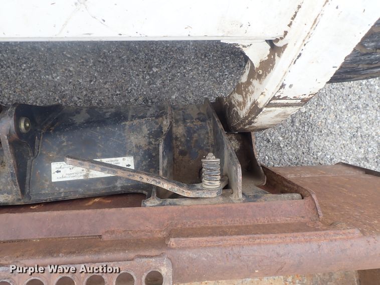 image for item DE0695 Bobcat 863  skid steer loader