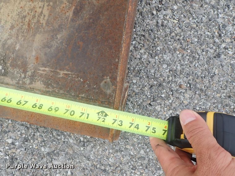 image for item DE0695 Bobcat 863  skid steer loader