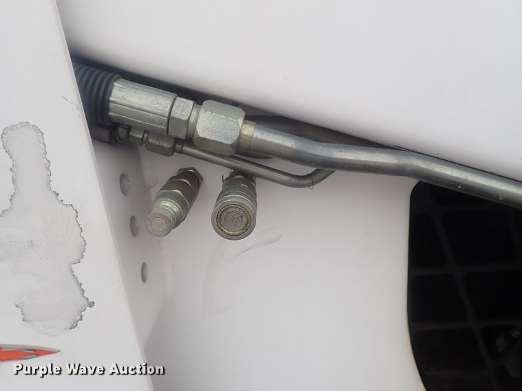 image for item DE0695 Bobcat 863  skid steer loader