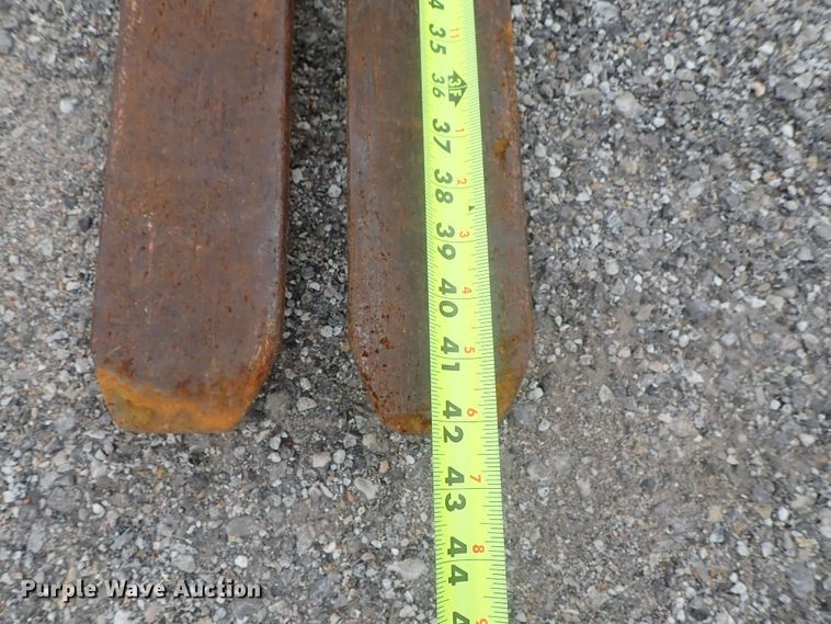 image for item DE0695 Bobcat 863  skid steer loader