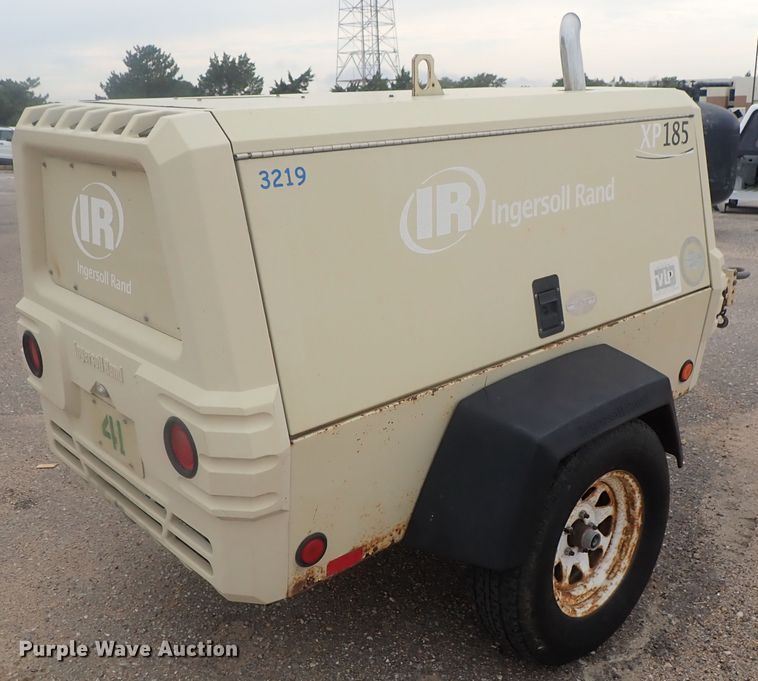 image for item DE0698 2007 Ingersoll Rand XP185  air compressor