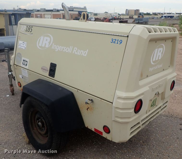 image for item DE0698 2007 Ingersoll Rand XP185  air compressor