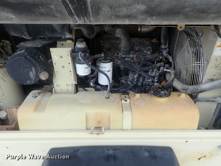 image for item DE0698 2007 Ingersoll Rand XP185  air compressor