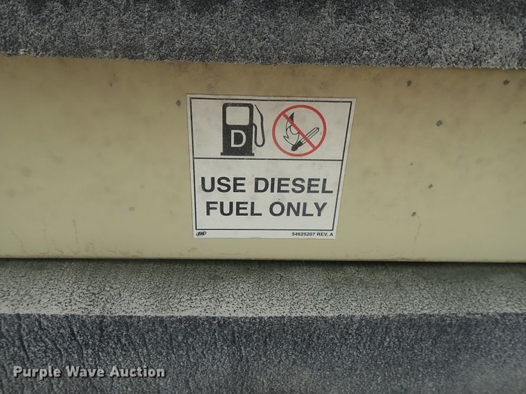 image for item DE0698 2007 Ingersoll Rand XP185  air compressor