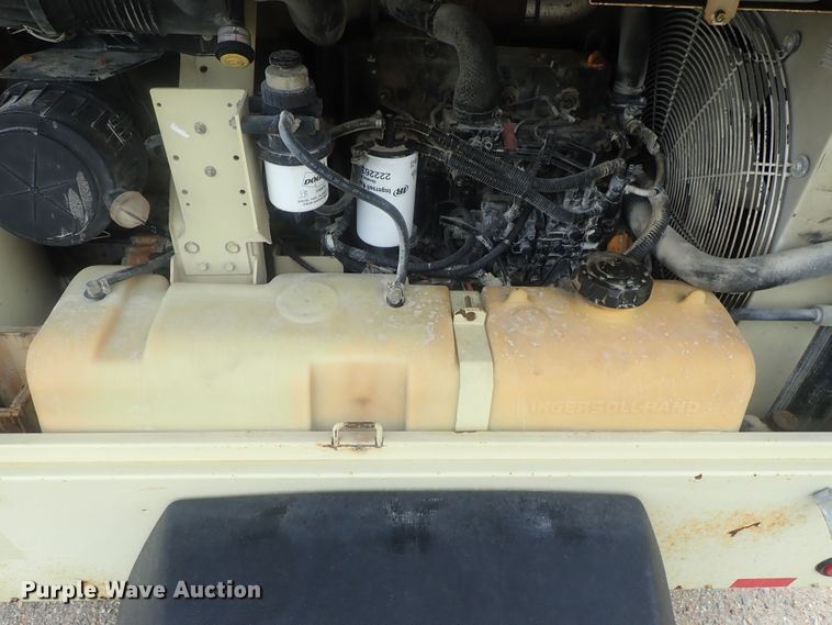 image for item DE0698 2007 Ingersoll Rand XP185  air compressor
