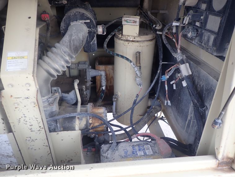 image for item DE0698 2007 Ingersoll Rand XP185  air compressor