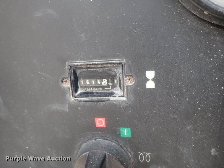 image for item DE0698 2007 Ingersoll Rand XP185  air compressor