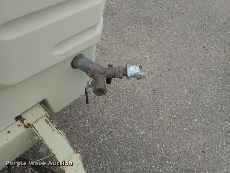 image for item DE0698 2007 Ingersoll Rand XP185  air compressor