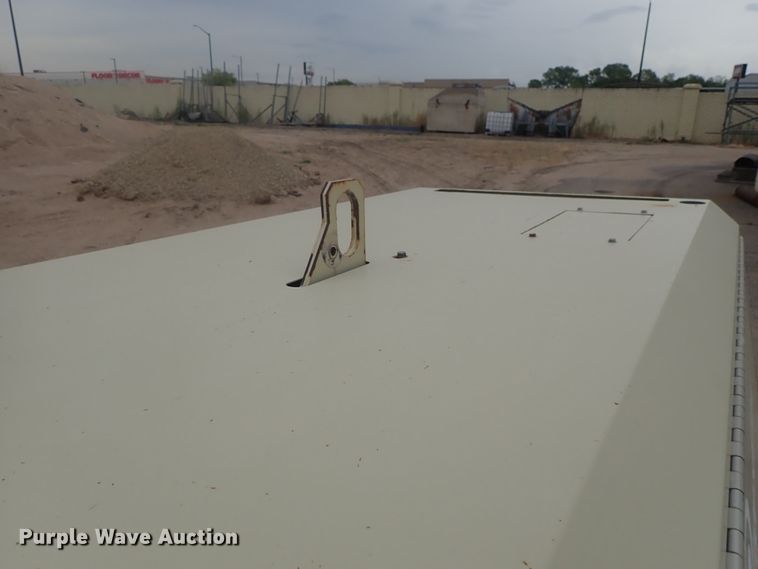 image for item DE0698 2007 Ingersoll Rand XP185  air compressor