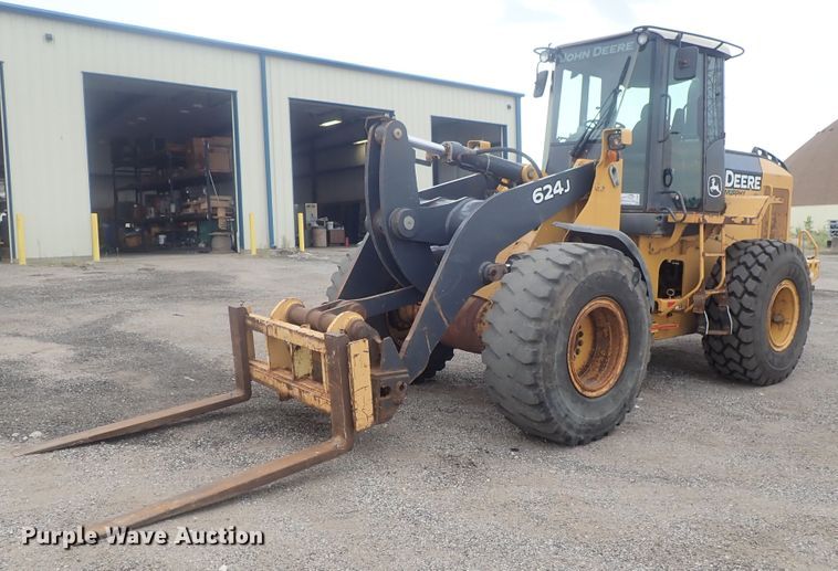image for item DE0699 2005 John Deere 624J  wheel loader
