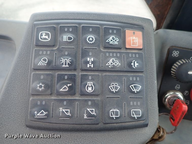 image for item DE0699 2005 John Deere 624J  wheel loader