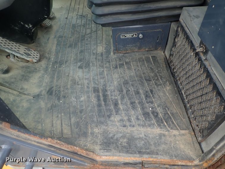 image for item DE0699 2005 John Deere 624J  wheel loader