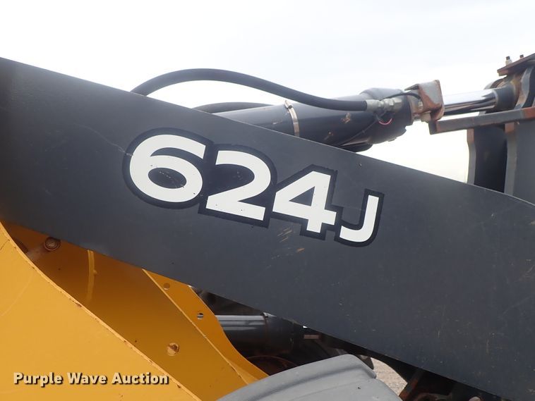 image for item DE0699 2005 John Deere 624J  wheel loader