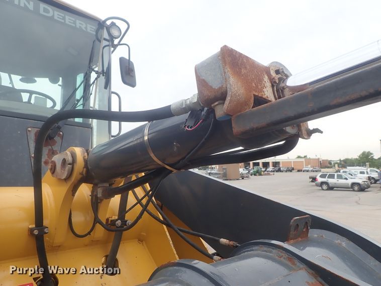 image for item DE0699 2005 John Deere 624J  wheel loader