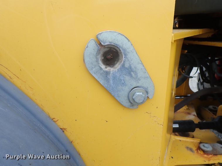 image for item DE0699 2005 John Deere 624J  wheel loader