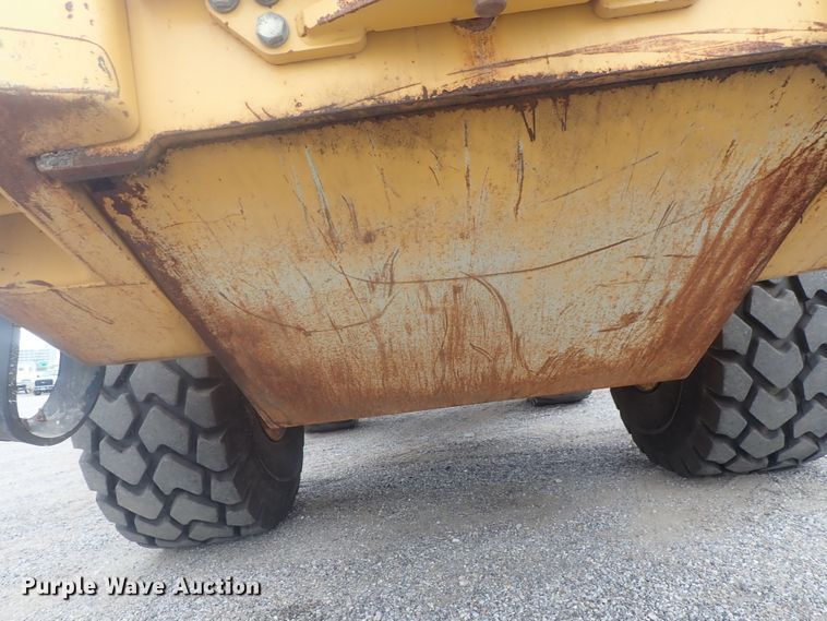 image for item DE0699 2005 John Deere 624J  wheel loader