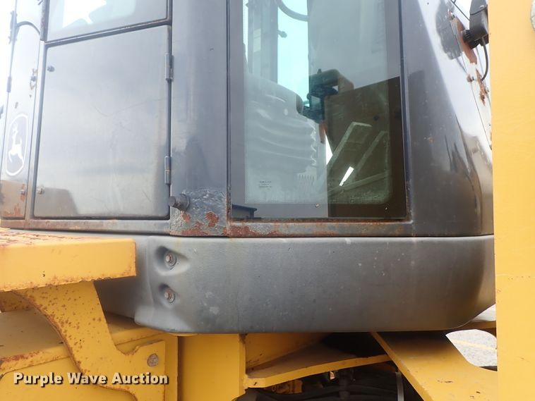 image for item DE0699 2005 John Deere 624J  wheel loader