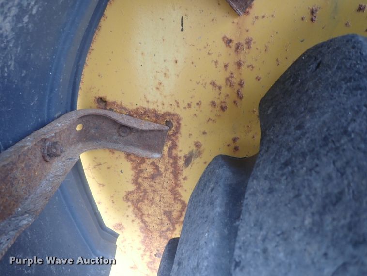 image for item DE0699 2005 John Deere 624J  wheel loader