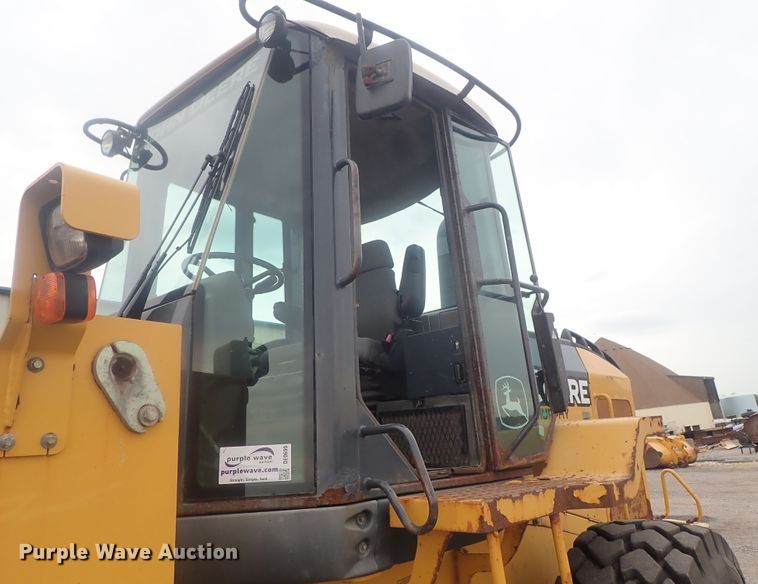 image for item DE0699 2005 John Deere 624J  wheel loader