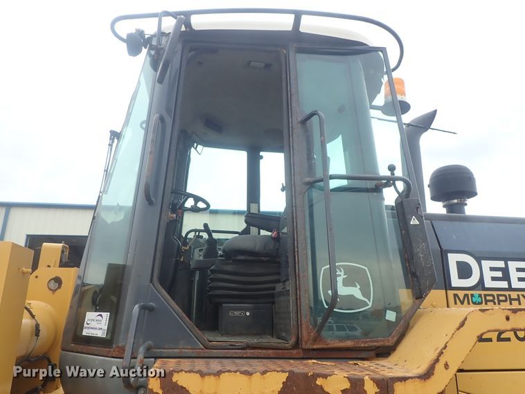 image for item DE0699 2005 John Deere 624J  wheel loader