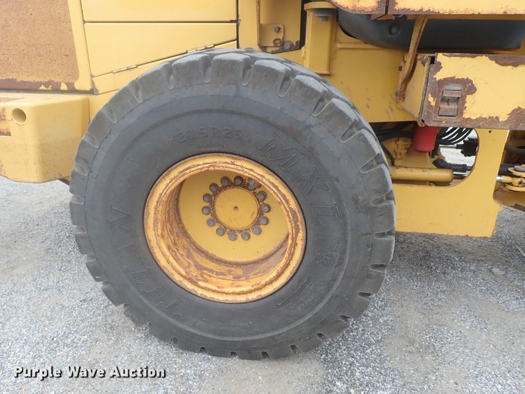 image for item DE0699 2005 John Deere 624J  wheel loader