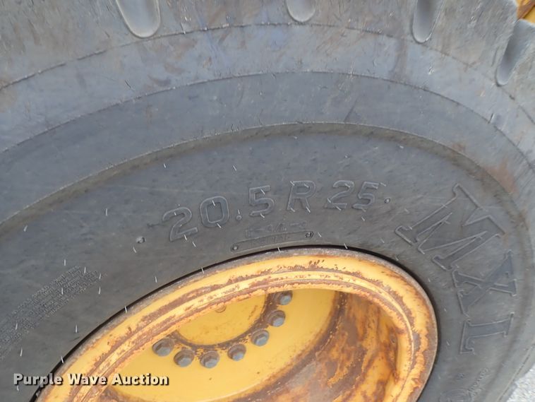 image for item DE0699 2005 John Deere 624J  wheel loader