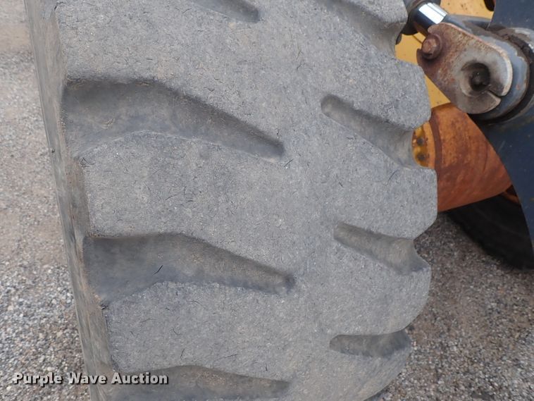 image for item DE0699 2005 John Deere 624J  wheel loader