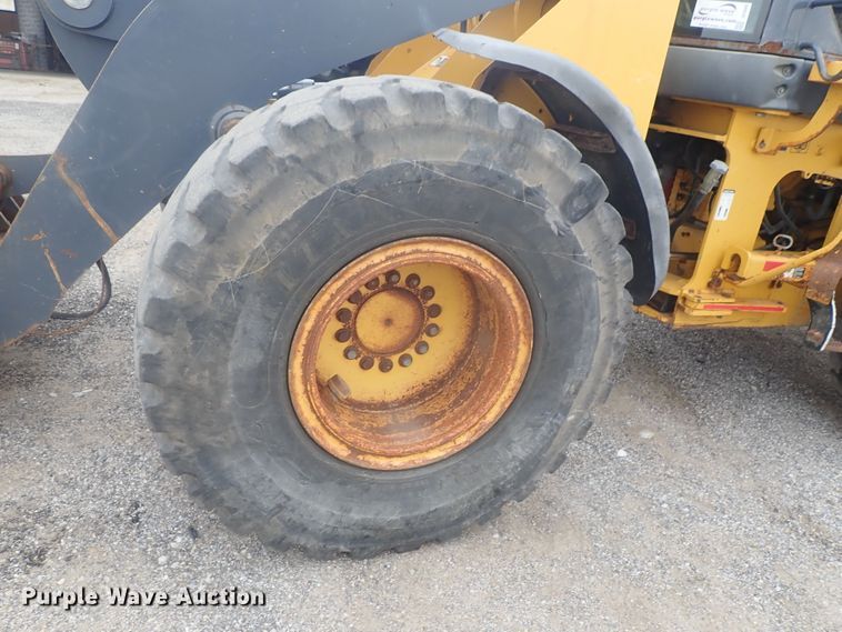 image for item DE0699 2005 John Deere 624J  wheel loader