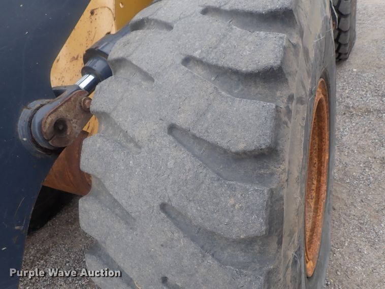 image for item DE0699 2005 John Deere 624J  wheel loader