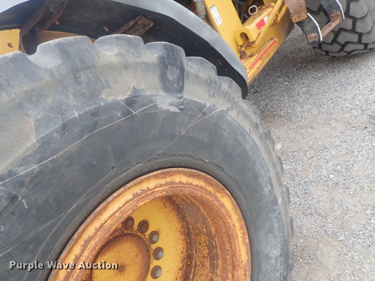 image for item DE0699 2005 John Deere 624J  wheel loader