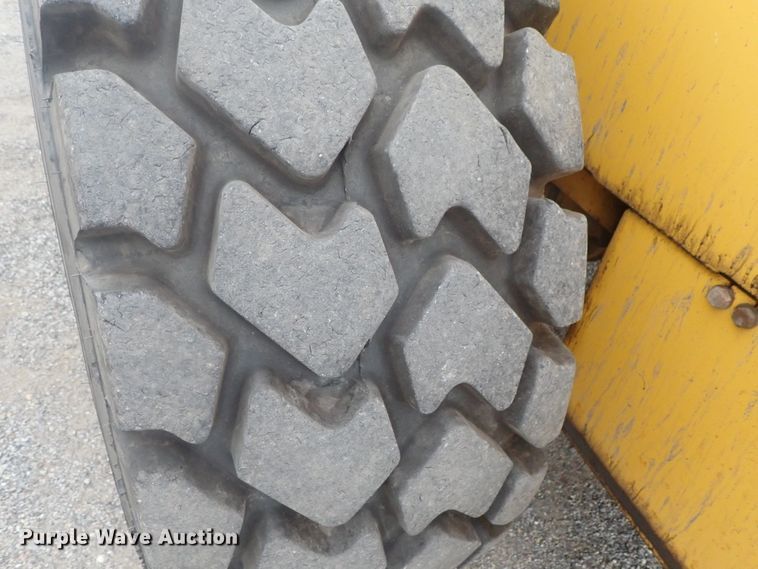 image for item DE0699 2005 John Deere 624J  wheel loader