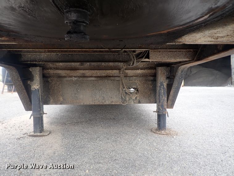 image for item DE0704 2001 Trail-Eze TE70HT46-2 drop deck equipment trailer