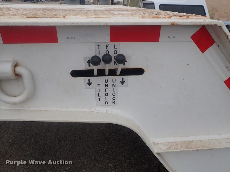 image for item DE0704 2001 Trail-Eze TE70HT46-2 drop deck equipment trailer