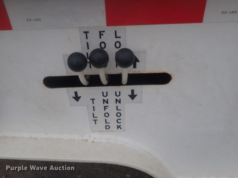 image for item DE0704 2001 Trail-Eze TE70HT46-2 drop deck equipment trailer