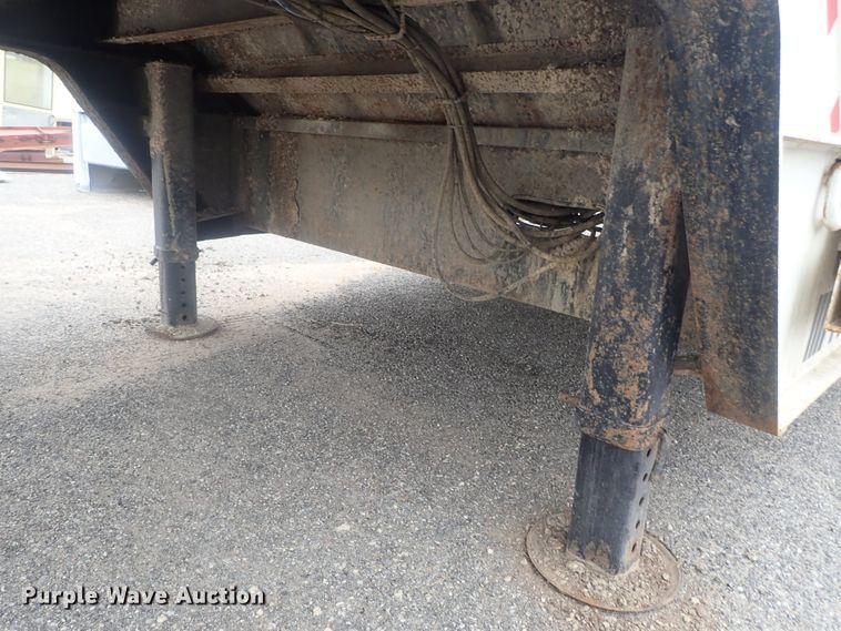 image for item DE0704 2001 Trail-Eze TE70HT46-2 drop deck equipment trailer