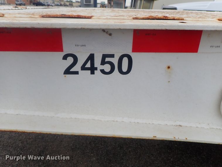 image for item DE0704 2001 Trail-Eze TE70HT46-2 drop deck equipment trailer