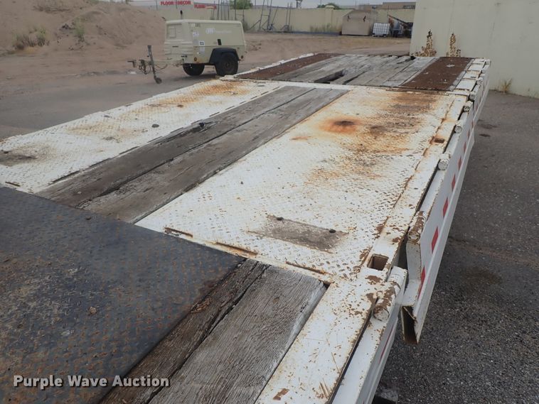 image for item DE0704 2001 Trail-Eze TE70HT46-2 drop deck equipment trailer