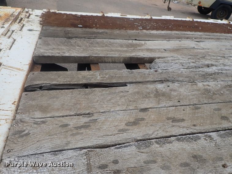 image for item DE0704 2001 Trail-Eze TE70HT46-2 drop deck equipment trailer