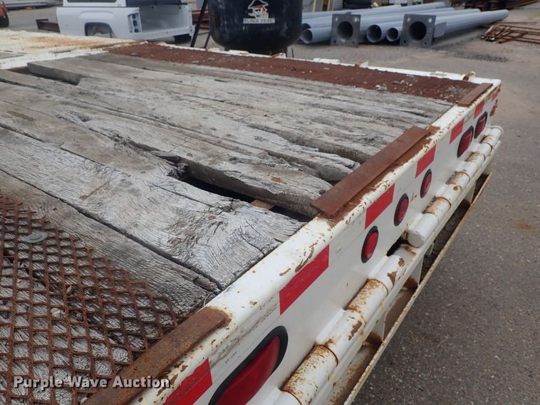 image for item DE0704 2001 Trail-Eze TE70HT46-2 drop deck equipment trailer