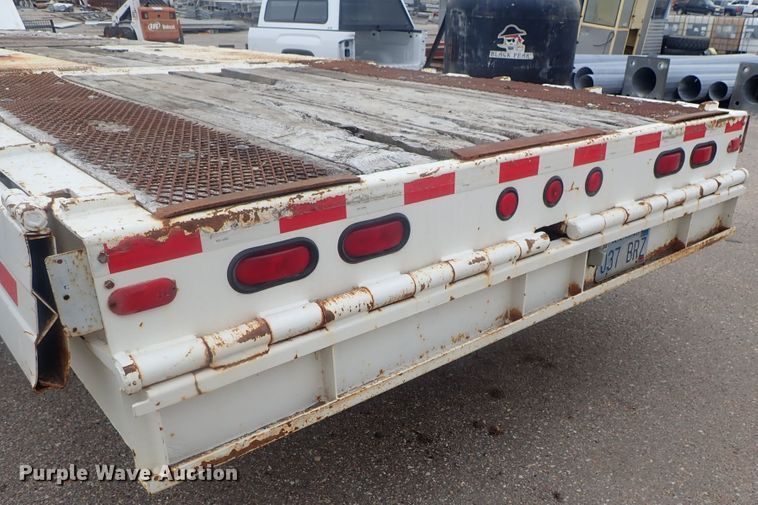 image for item DE0704 2001 Trail-Eze TE70HT46-2 drop deck equipment trailer