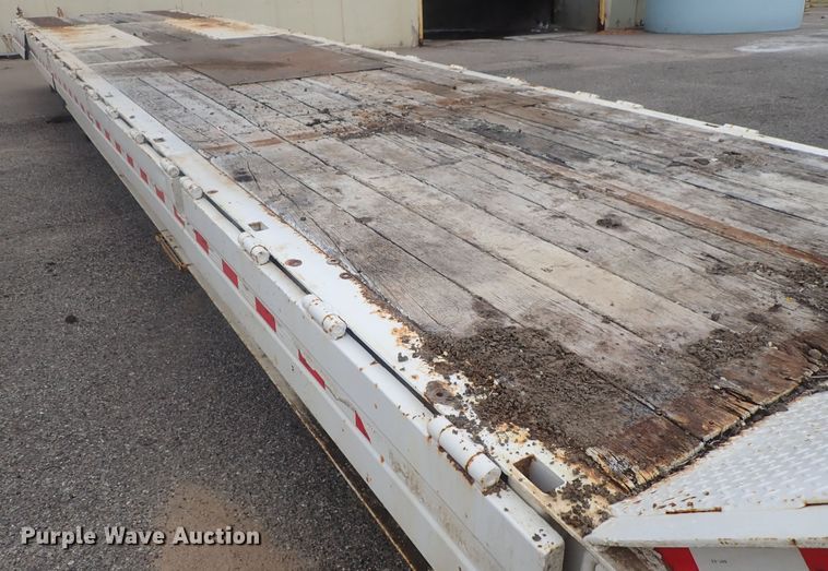 image for item DE0704 2001 Trail-Eze TE70HT46-2 drop deck equipment trailer